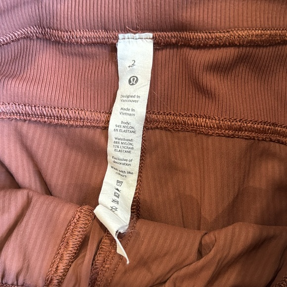 EUC Lululemon Dance Studio Crop *25" Red Dust Size 2 - Picture 8 of 13